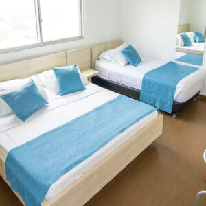 habitación para dos personas 1 cama   Doble + 1 Sencilla